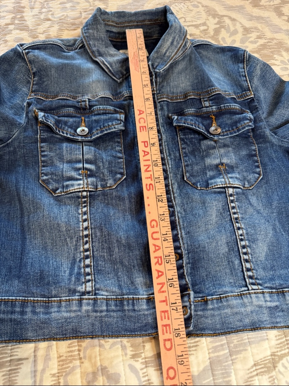LILA RYAN Women's Cropped Denim Jacket; size medium - Picture 9 of 12